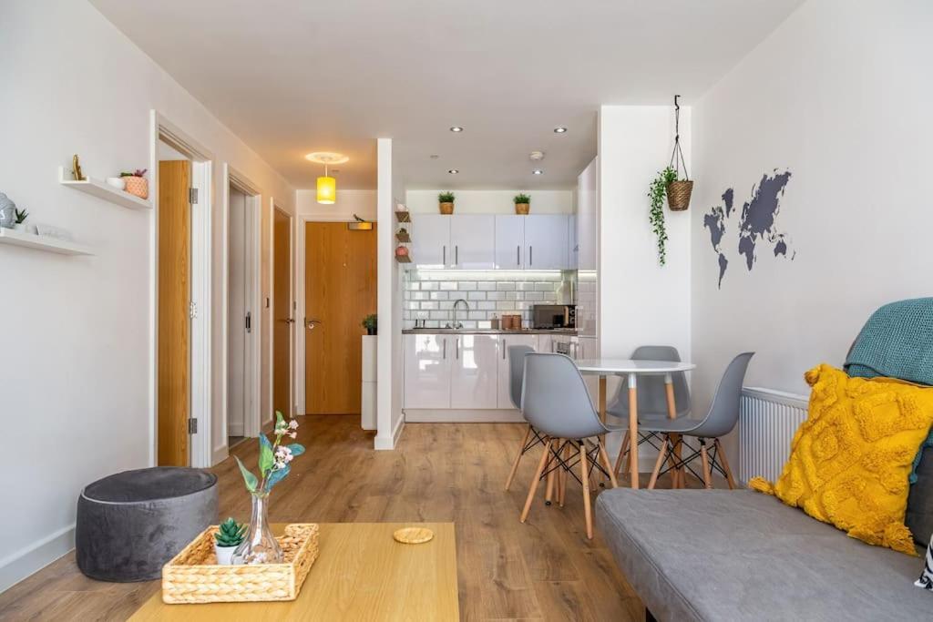 Natural Light City Center Pad Birmingham Bagian luar foto