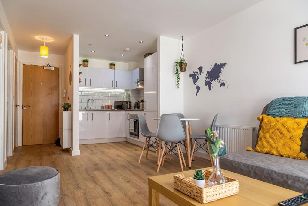 Natural Light City Center Pad Birmingham Bagian luar foto