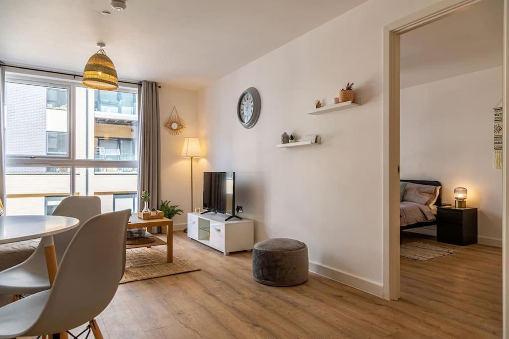 Natural Light City Center Pad Birmingham Bagian luar foto